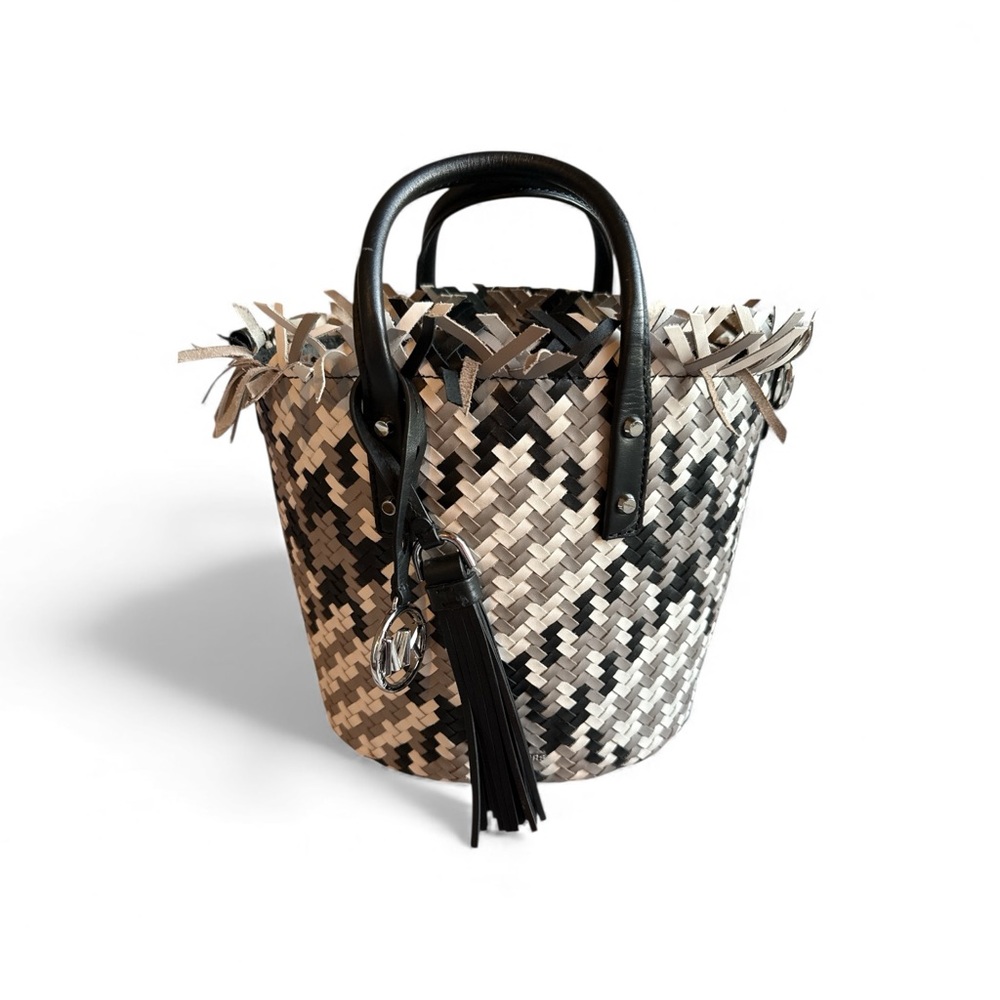 Michael Kors Marley Medium Leather Bucket Messenger Bag